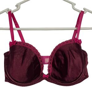 NWT Victoria’s Secret 36B Burgundy Velvet Lined Bra